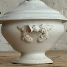 Load image into Gallery viewer, Late 19th Century Small French Sarreguemines White Glazed Tureen with Acanthus Scroll
