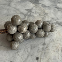 Load image into Gallery viewer, Early 20th Century Italian Alabaster Stone Grapes
