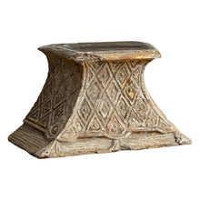 Load image into Gallery viewer, Late 18th Century French Carved Plinth