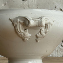 Load image into Gallery viewer, Late 19th Century French Digoin &amp; Sarreguemines Soupiere With Acanthus Scroll Handles
