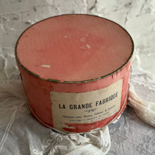 Load image into Gallery viewer, Late 19th Century French Hatbox