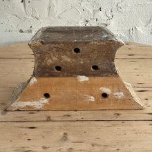 Load image into Gallery viewer, Late 18th Century French Carved Plinth
