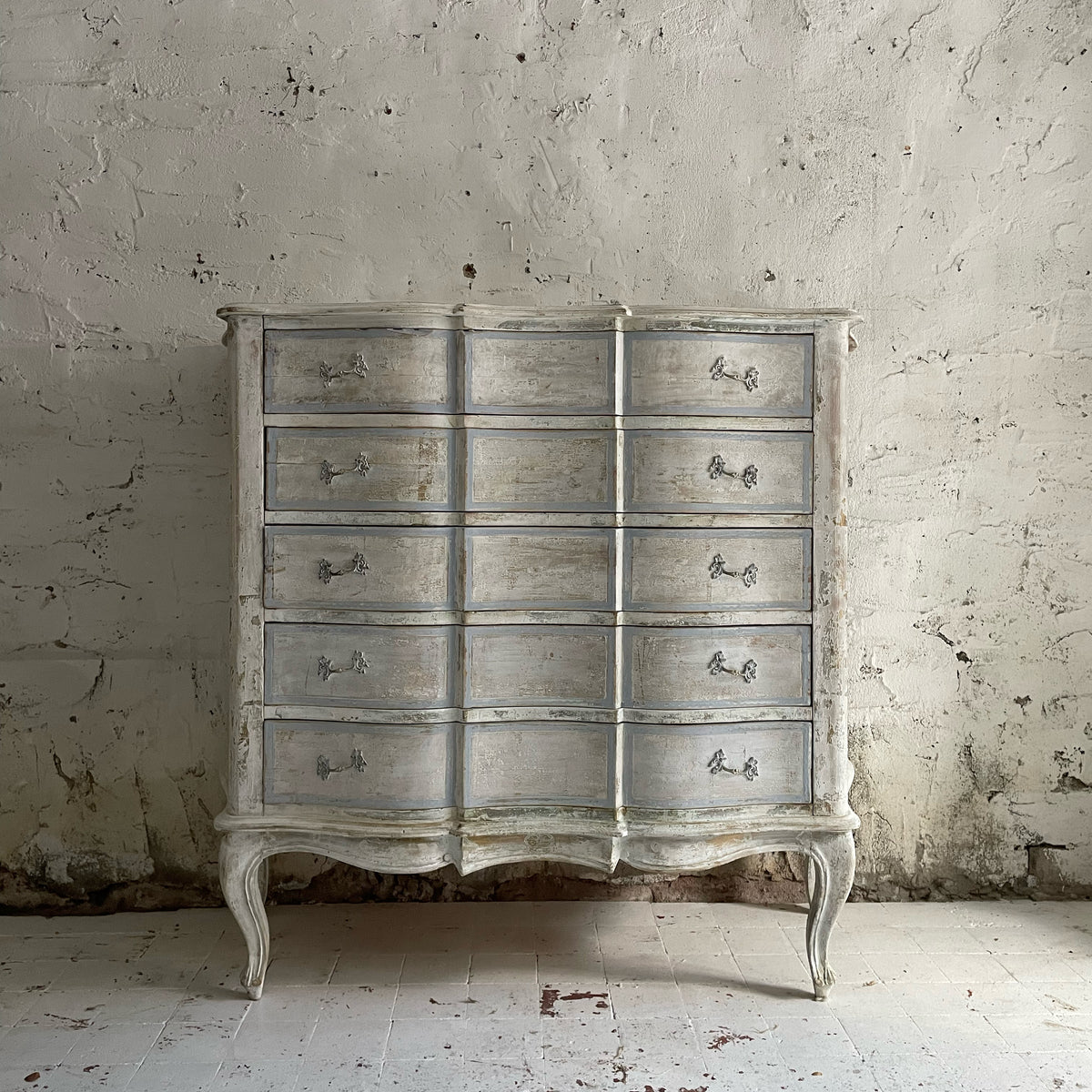 20th Century Italian Florentine Serpentine Commode – Old Whyte Interiors