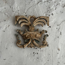 Load image into Gallery viewer, Late 18th Century French Wooden Crown Fragment