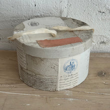 Load image into Gallery viewer, Vintage French Atelier-style Box
