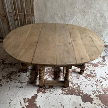 Load image into Gallery viewer, Early 19th Century French Gate Leg Table