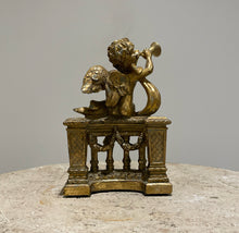 Load image into Gallery viewer, Decorative Putto On Balustrade