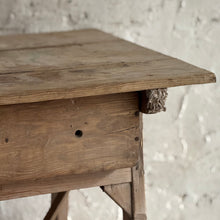 Load image into Gallery viewer, Late 18th / Early 19th Century French Table