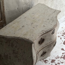 Load image into Gallery viewer, Early 20th Century French Bombe Commode