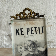 Load image into Gallery viewer, Late 19th Century French Picture Frame