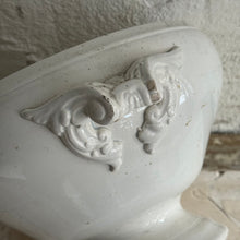 Load image into Gallery viewer, Late 19th Century French Soupiere