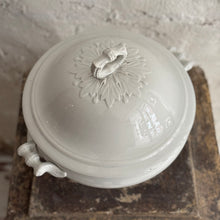 Load image into Gallery viewer, 19th Century French Soupiere