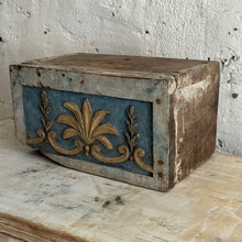 Load image into Gallery viewer, Late 18th Century French Painted &amp; Gilt Display Plinth
