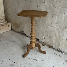 Load image into Gallery viewer, Late 19th Century French Guéridon