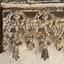 Load image into Gallery viewer, Early 19th Century French Cast Iron Balcony Cresting