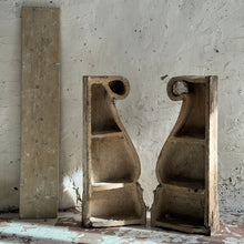 Load image into Gallery viewer, 19th Century French Corbel Console