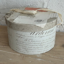 Load image into Gallery viewer, Vintage French Atelier-style Box