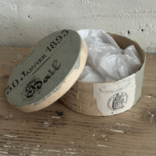 Load image into Gallery viewer, Vintage French Atelier-style Box
