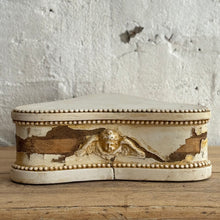Load image into Gallery viewer, 19th Century French Putti Plinth