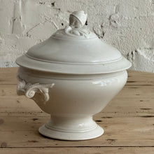 Load image into Gallery viewer, Late 19th Century French Digoin &amp; Sarreguemines White Glazed Tureen with Artichoke Finial