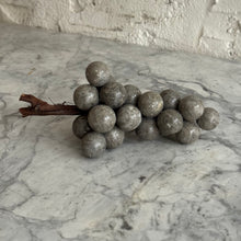 Load image into Gallery viewer, Early 20th Century Italian Alabaster Stone Grapes