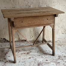 Load image into Gallery viewer, Late 18th / Early 19th Century French Table