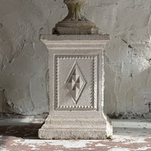 Load image into Gallery viewer, Early 20th Century Medici Urn On Plinth