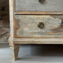 Load image into Gallery viewer, 19th Century Gustavian Commode