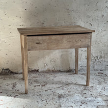Load image into Gallery viewer, Late 18th Century French Provencial Table