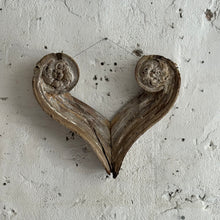 Load image into Gallery viewer, Late 18th Century French Architectural Fragment