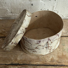 Load image into Gallery viewer, Early 19th Century French Hatbox