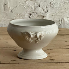 Load image into Gallery viewer, Late 19th Century French Digoin &amp; Sarreguemines Soupiere With Acanthus Scroll Handles