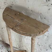 Load image into Gallery viewer, Early 19th Century French Console Table