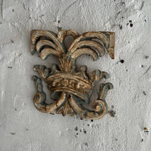 Load image into Gallery viewer, Late 18th Century French Wooden Crown Fragment