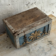 Load image into Gallery viewer, Late 18th Century French Painted &amp; Gilt Display Plinth