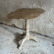 Load image into Gallery viewer, Late 19th Century Swedish Painted Table