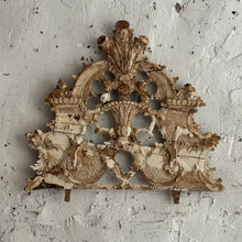 Load image into Gallery viewer, Late 18th Century French Carved Frieze