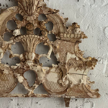 Load image into Gallery viewer, Late 18th Century French Carved Frieze