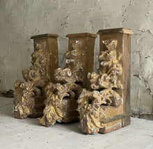 Load image into Gallery viewer, Set Of 3 Early 19th Century Italian Gilt Corbels