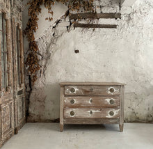 Load image into Gallery viewer, Early 19th Century French Oak Commode