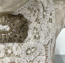 Load image into Gallery viewer, 19th Century French Lace Collar