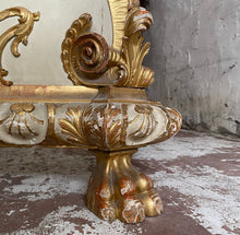 Load image into Gallery viewer, Early 19th Century Italian 3/4 Gilt Wood Bed