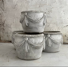 Load image into Gallery viewer, Set Of 4 20th Century French Planters