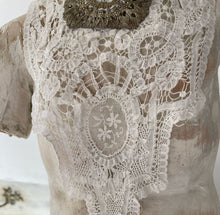 Load image into Gallery viewer, 19th Century French Lace Collar
