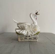 Load image into Gallery viewer, Handmade Swan Gift Box