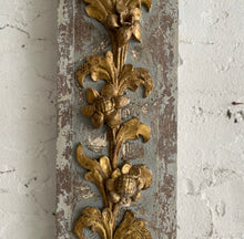 Load image into Gallery viewer, Late 18th Century Italian Carved Wooden Frieze
