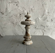 Load image into Gallery viewer, Early 19th Century French Bois Dore Finial