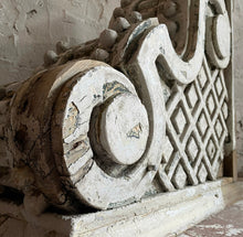 Load image into Gallery viewer, Large Early 19th Century French Decorative Corbel