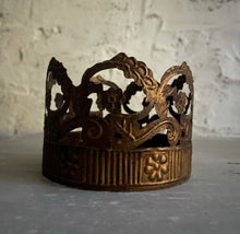 Load image into Gallery viewer, Antique Gold French Crown VI