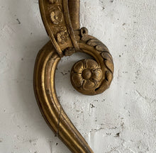 Load image into Gallery viewer, Early 19th Century French Gilt Bow